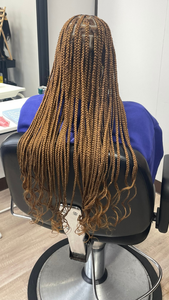 Large knotless braids